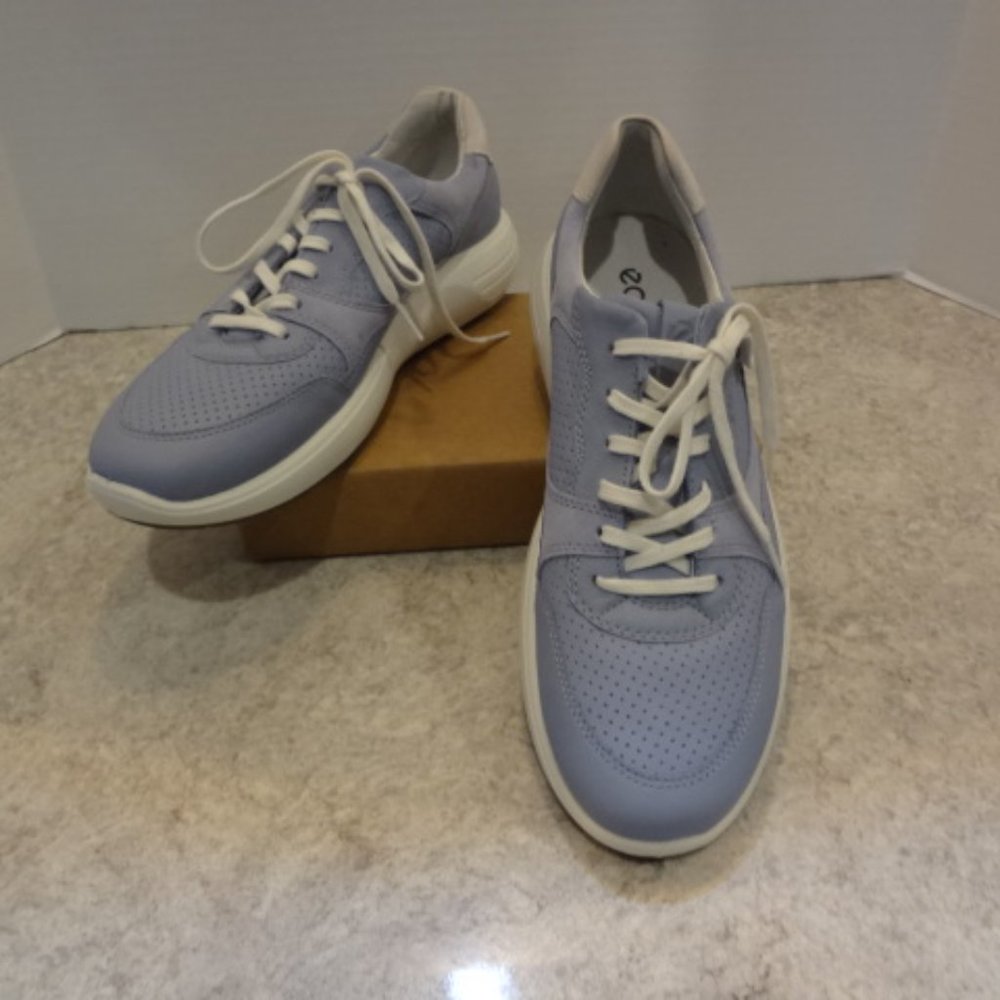 Ecco Sneakers in Light Blue
